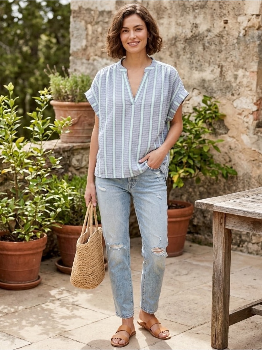 Evereve Light Blue and White Striped V-Neck Short Sleeve Tunic Size M